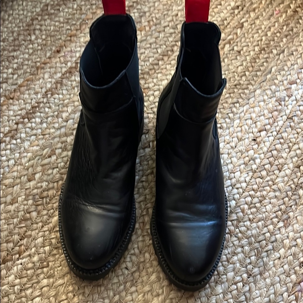 Pajar Black Leather Boots with Elastic Panels